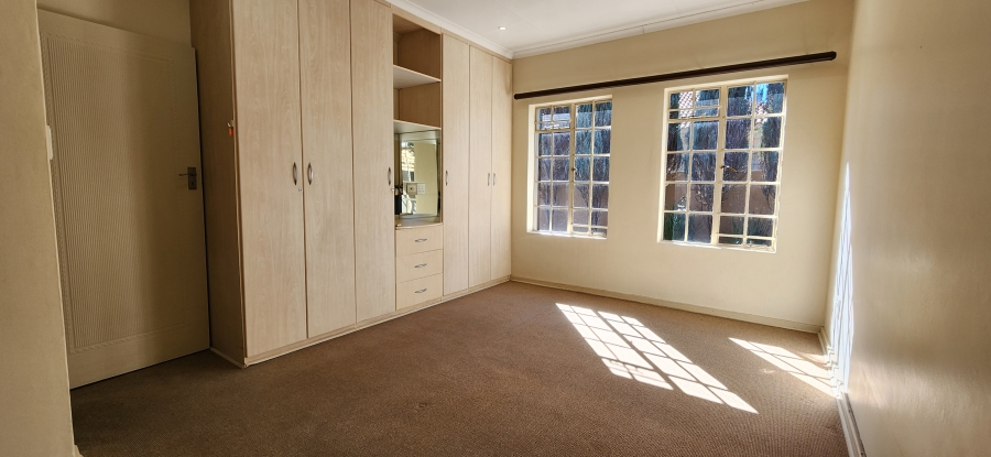 3 Bedroom Property for Sale in Kannoniers Park North West
